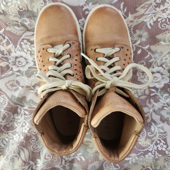 Bed Stu Lirica Womens High-Top Leather Sneakers Perforated Design Size 8 ⚘️HP⚘️ - Picture 3 of 7